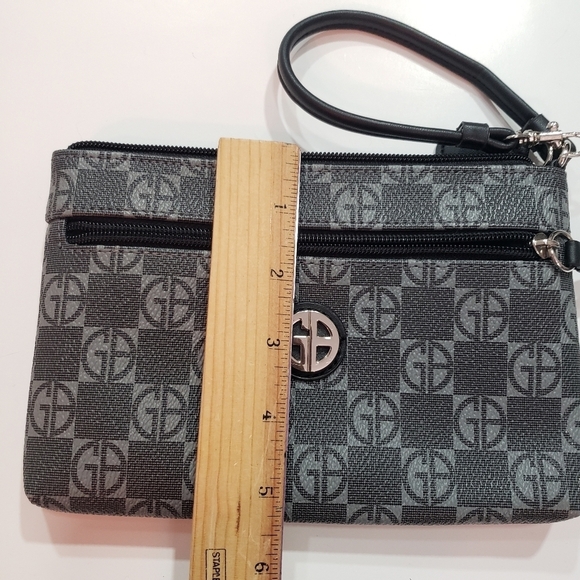 Giani Bernini Wristlet Clutch - Like New! - Picture 10 of 11